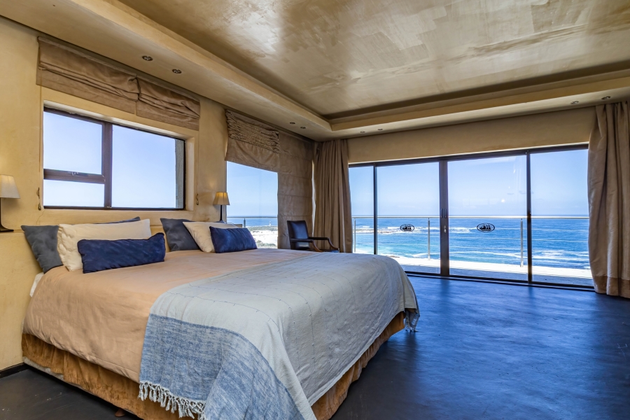 8 Bedroom Property for Sale in Pringle Bay Western Cape